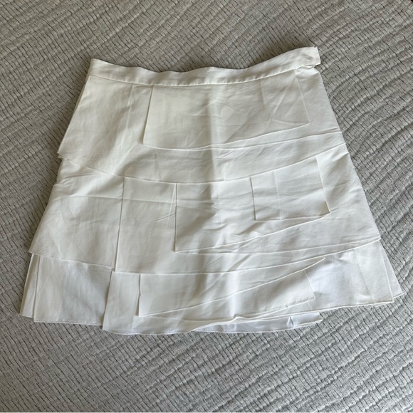 ⚪️🤍 WHITE BCBG MaxAzria origami pleated Layered Mini Skater Skirt Size 2 - Picture 7 of 16